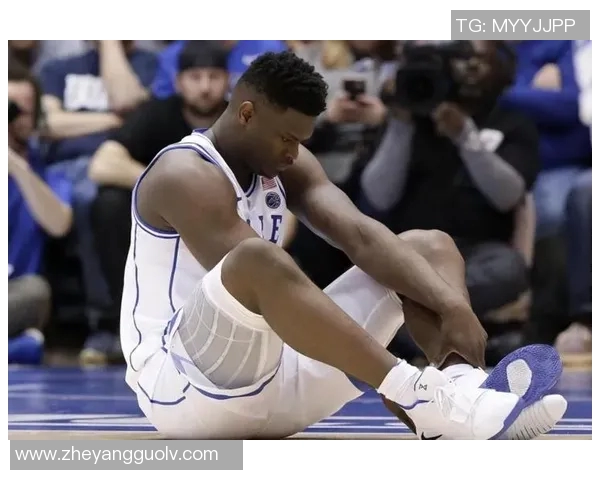 特雷杨领衔新一代篮球明星展现无限潜力与激情